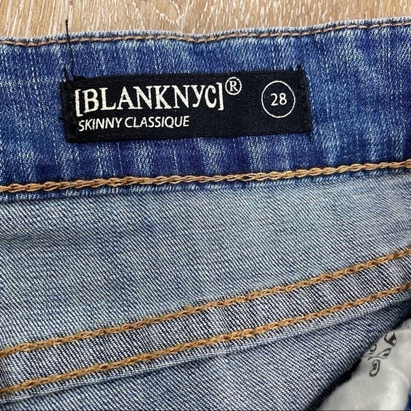 BLANK NYC Split Seam Raw Hem Skinny Classique Jeans - Picture 13 of 16